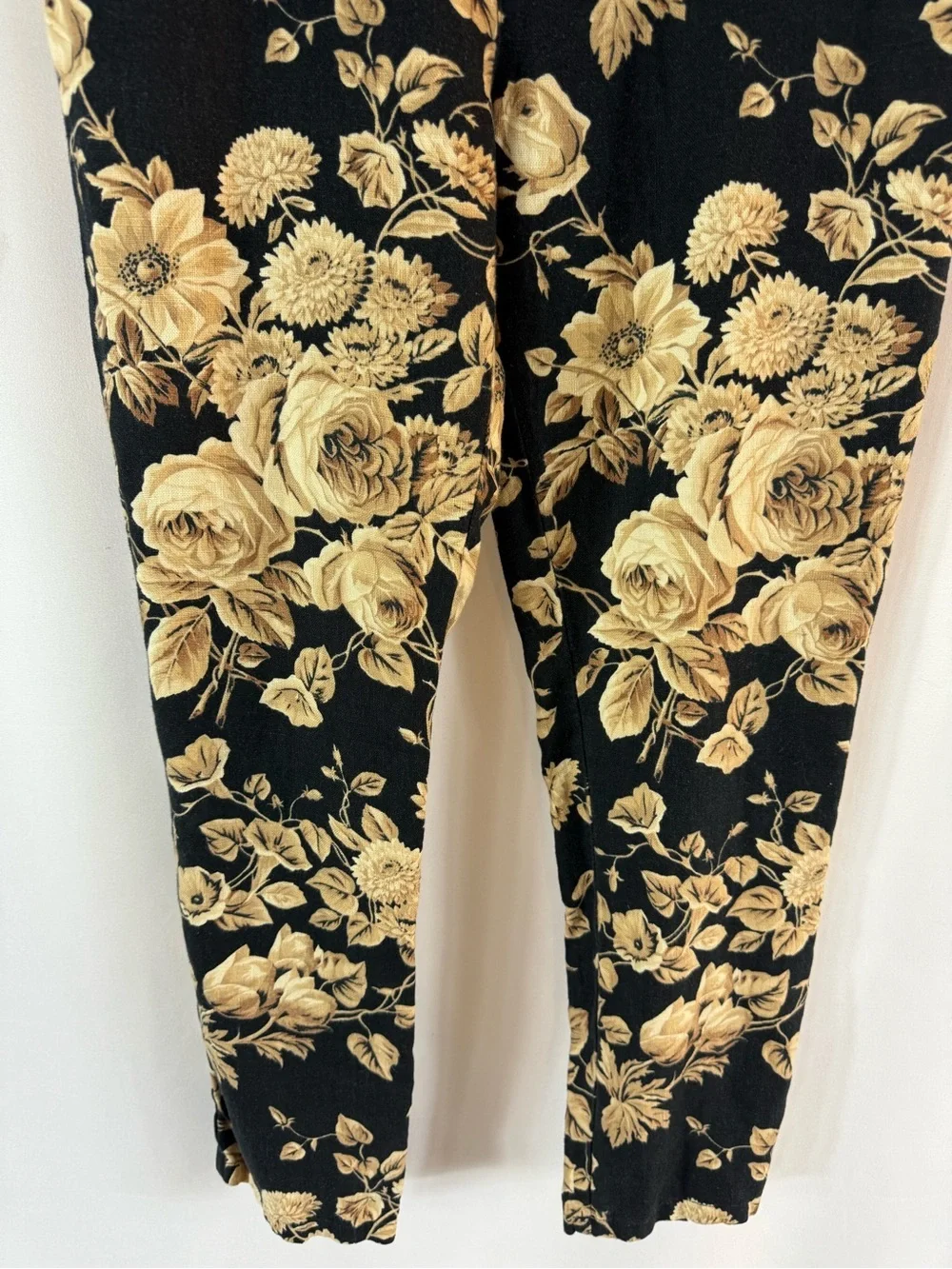 Ralph Lauren Black and Tan Botanical Petite Pants